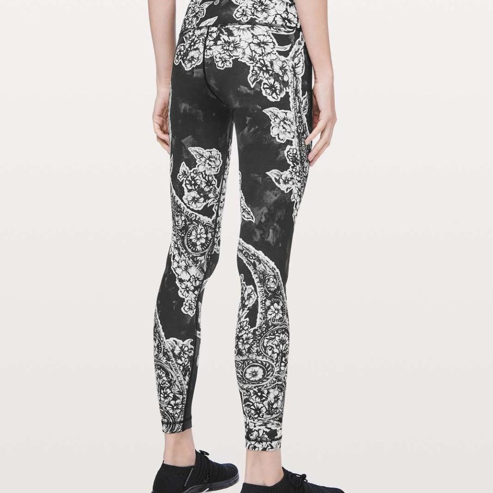 lululemon athletica Black and White Floral Print High-Rise Leggings - Picture 3 of 7